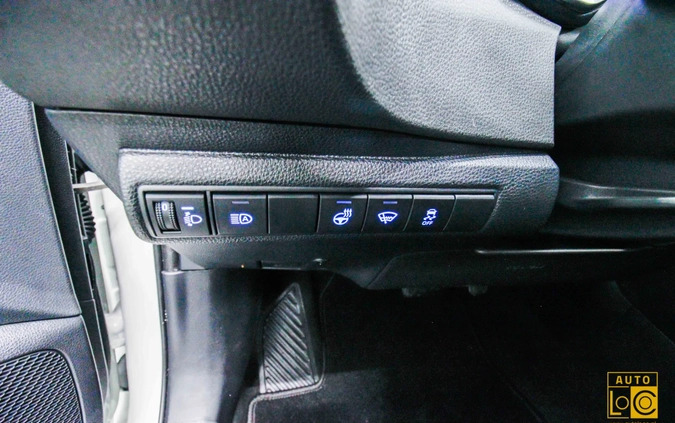 Suzuki Swace cena 93888 przebieg: 57000, rok produkcji 2020 z Ruda Śląska małe 562